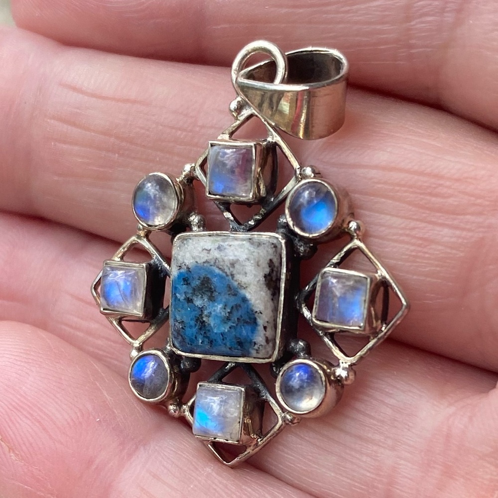 K2 Blue Azurite in Quartz surrounded by Moonstone set in 925 Sterling Silver